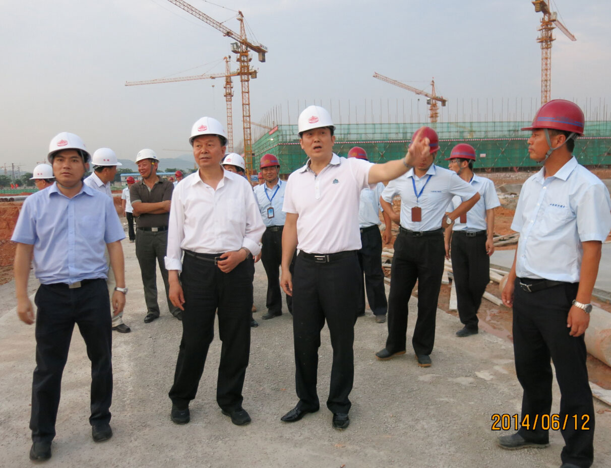 中国电子副总经理聂玉春视察产业园公司一期项目建设现场