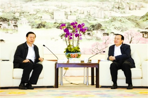 聂玉春与东莞市市长袁宝成会谈,加快推进东莞产业园建设