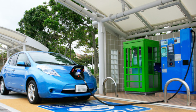 互联网势力VS传统车企，谁能赢得电动车的未来？