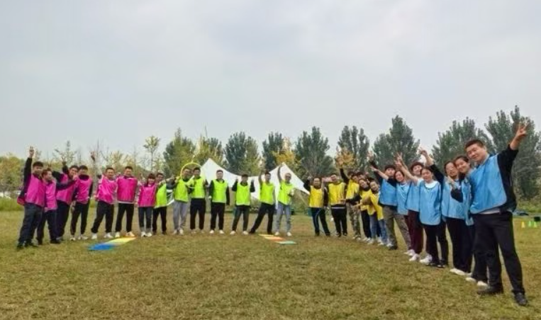 公司工会积极组织秋季团建活动，增强团队凝聚力