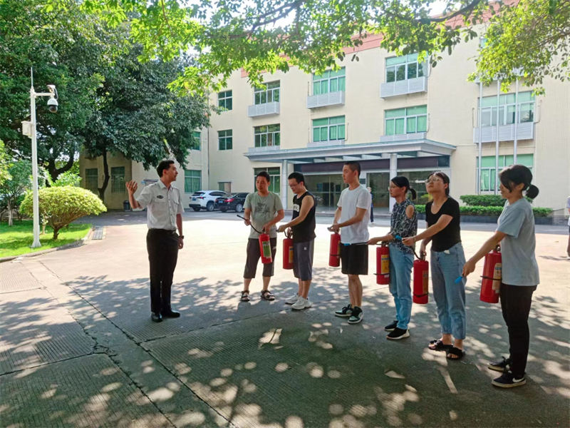 提升消防技能  筑牢安全防线——广检集团广纺第七党支部开展主题党日活动