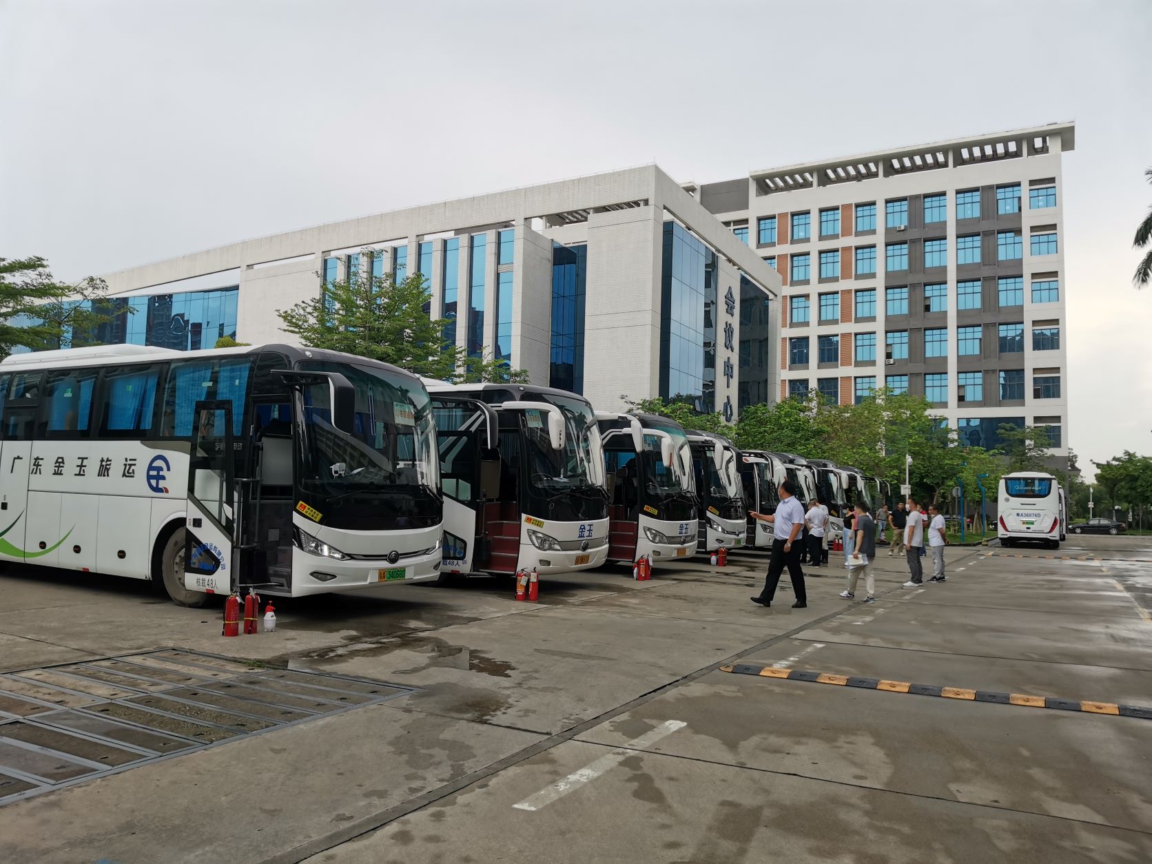 番禺园区通勤班车安全专项检查工作