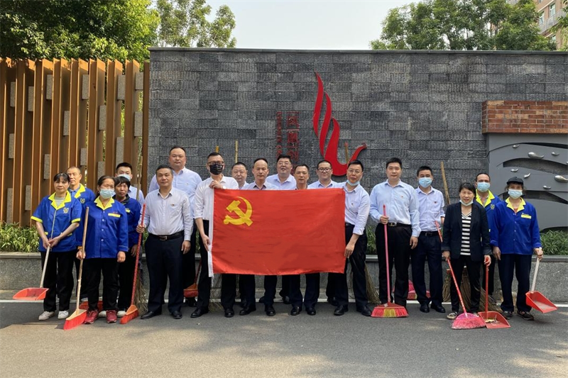 建管公司第二党支部开展“悟初心、强党性、见行动”主题党日活动