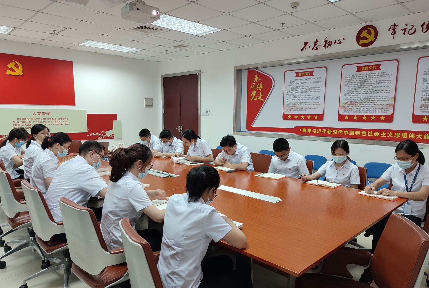 从党史中汲取经验智慧 在实干中践行革命精神 ——广检集团广纺第五党支部开展党史学习教育专题党课