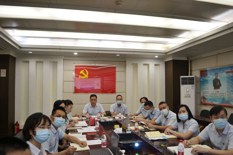 建管公司临时党总支召开理论学习中心组 （扩大）学习会暨纪律教育学习月专题党课辅导会