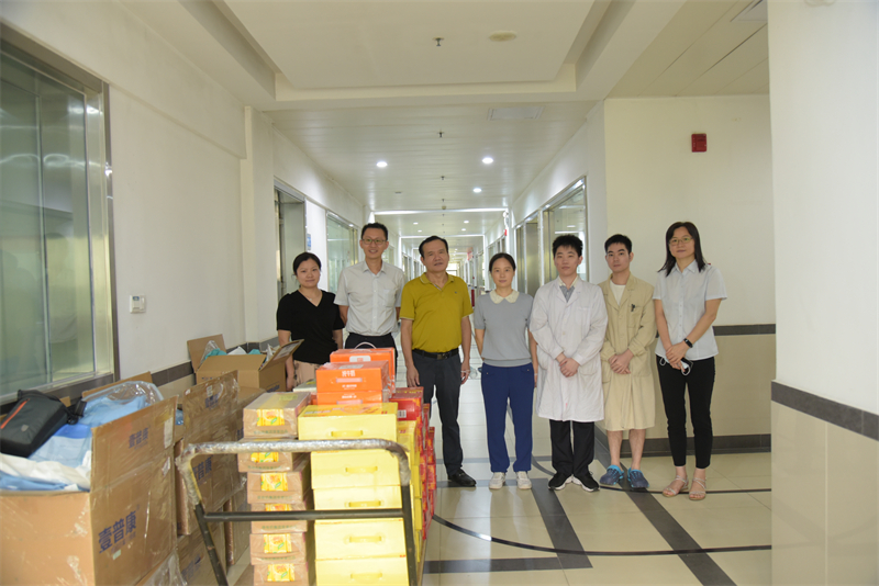 炎炎夏日，浓浓情意——广检集团工会广纺分会开展一线职工慰问活动