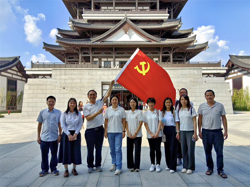 树立良好风尚   增强文化自信——广质第四党支部赴广州文化馆参观学习