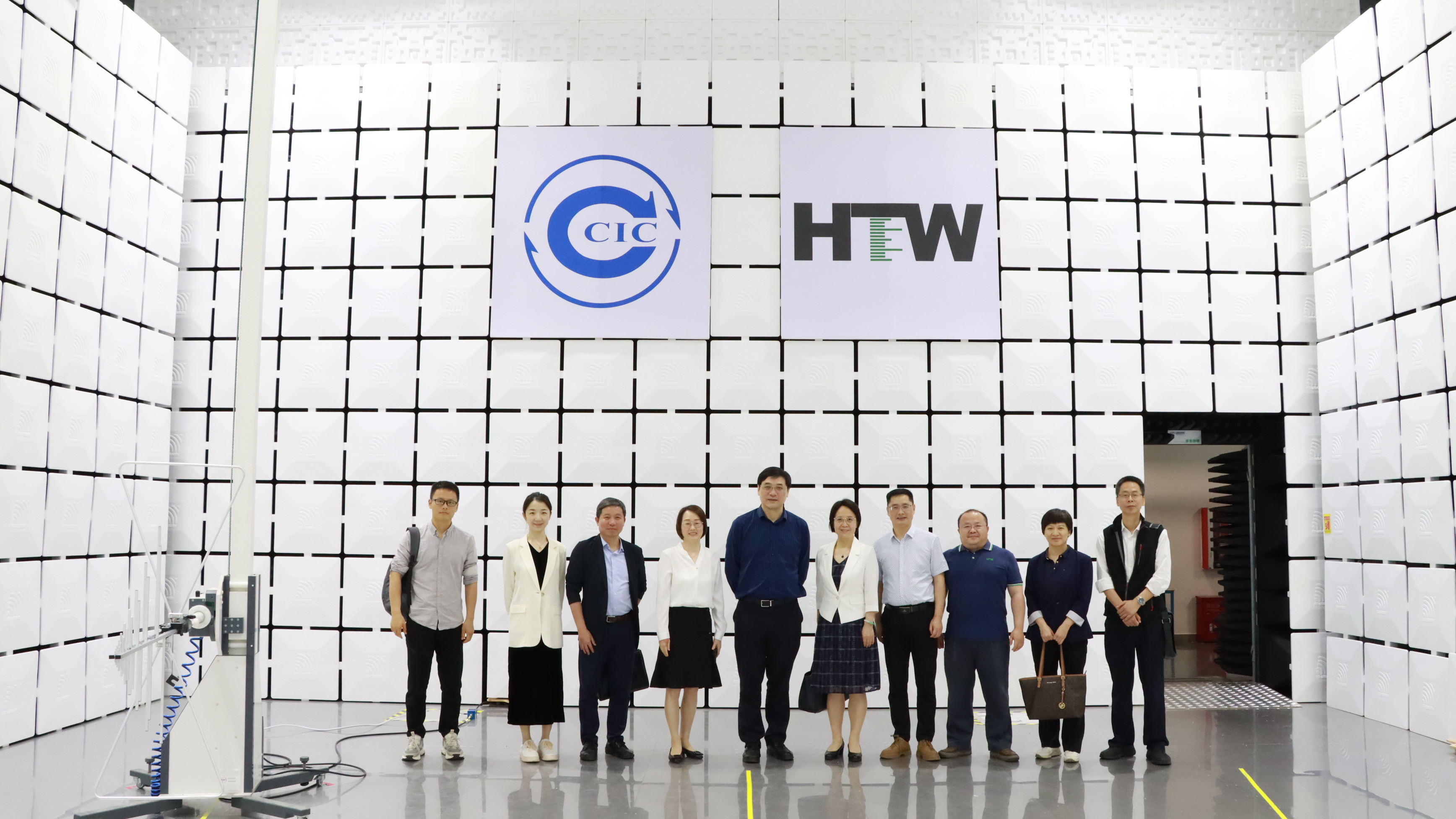 蔡依军董事长一行赴深圳检测院、中检华通威参观调研