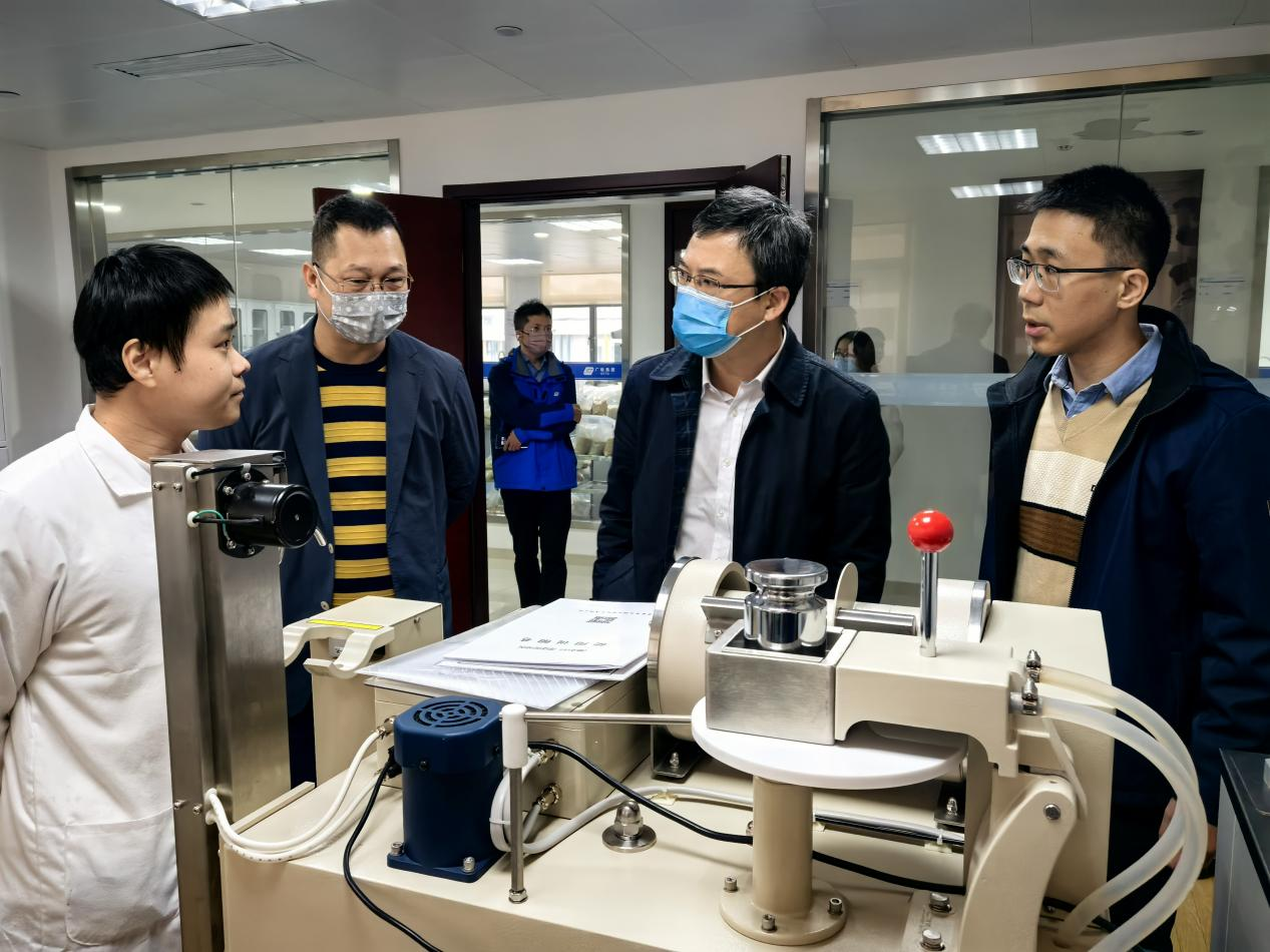 广检集团技术质保部总监万泉等一行到穗粮检测中心开展调研工作
