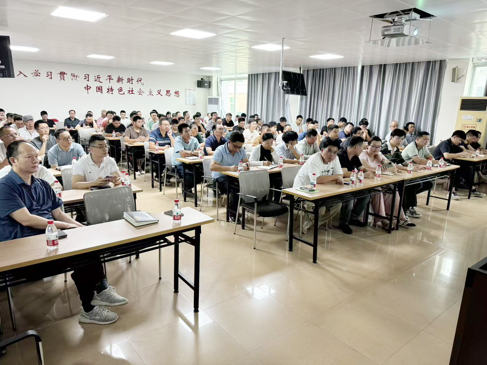 广检工程检测中心花都分公司受邀为花都建设工程质量检测机构开展检测技术培训