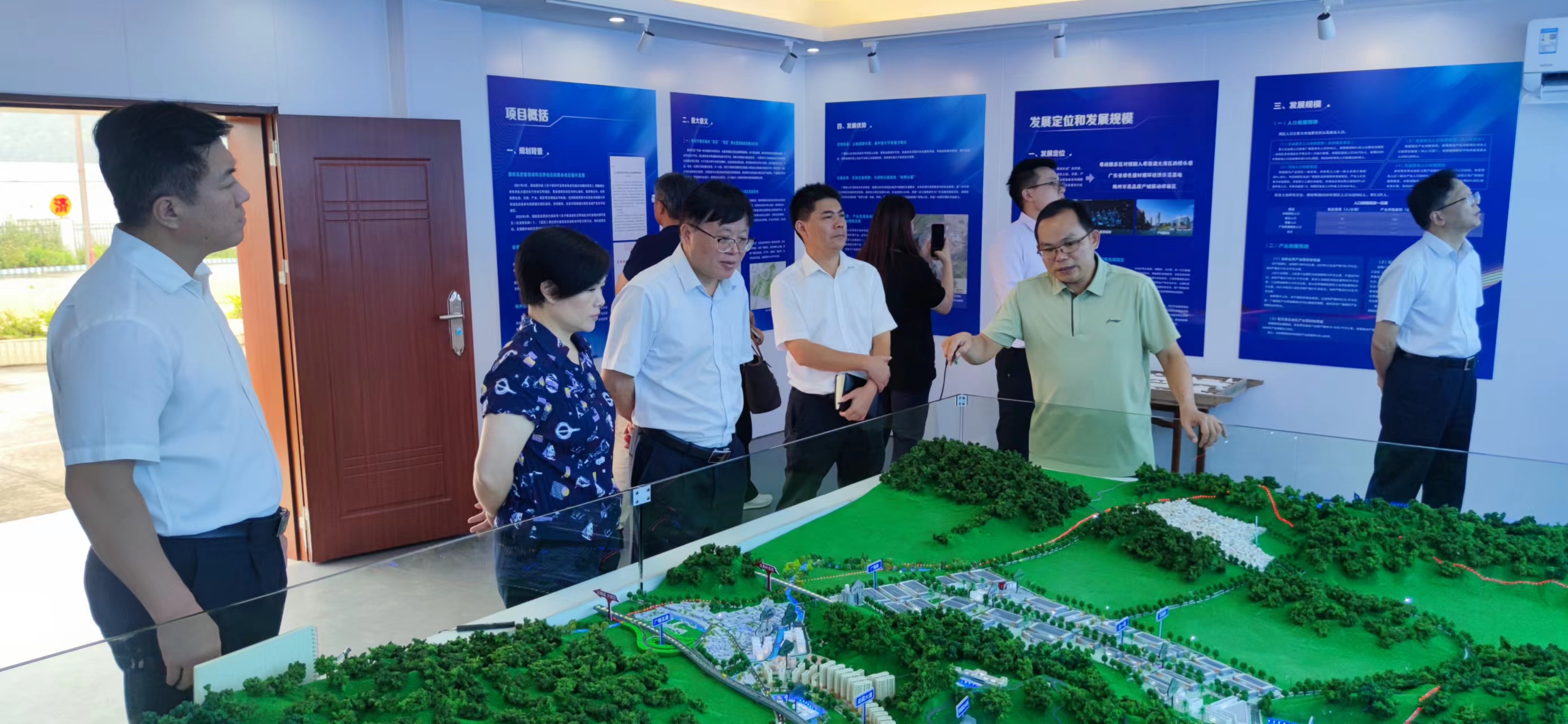 黄勇总经理一行赴梅州市拜访交流