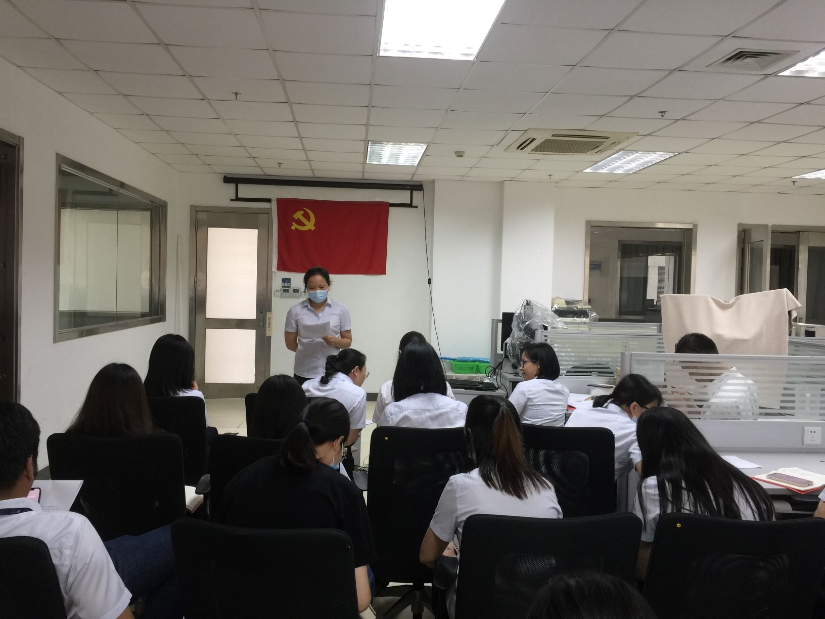 严格遵循程序 吸纳新鲜血液 ——广检集团广纺第六党支部召开接收预备党员大会