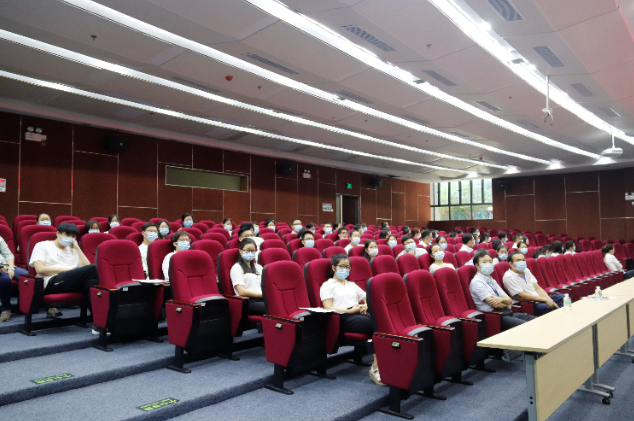 广检集团广质党总支组织观看警示教育片