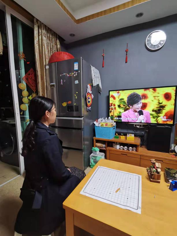 广检集团广纺党委所属各党支部组织收看《榜样6》节目