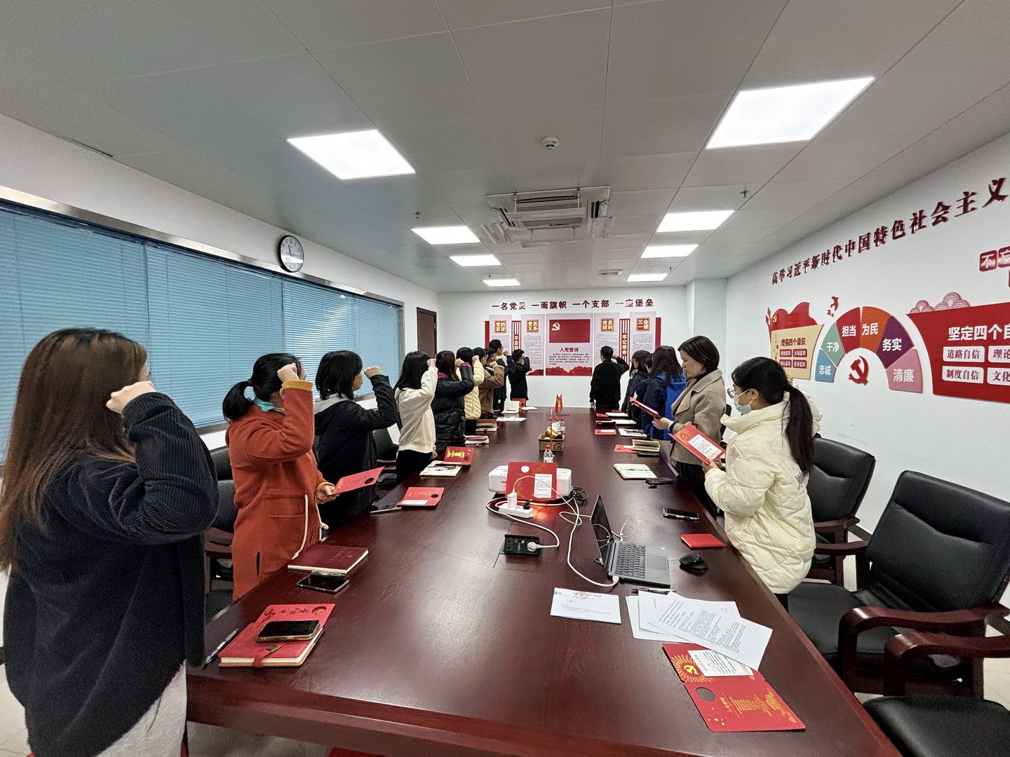 政治生日忆初心，食检岗位践使命——广质第四党支部开展主题党日活动