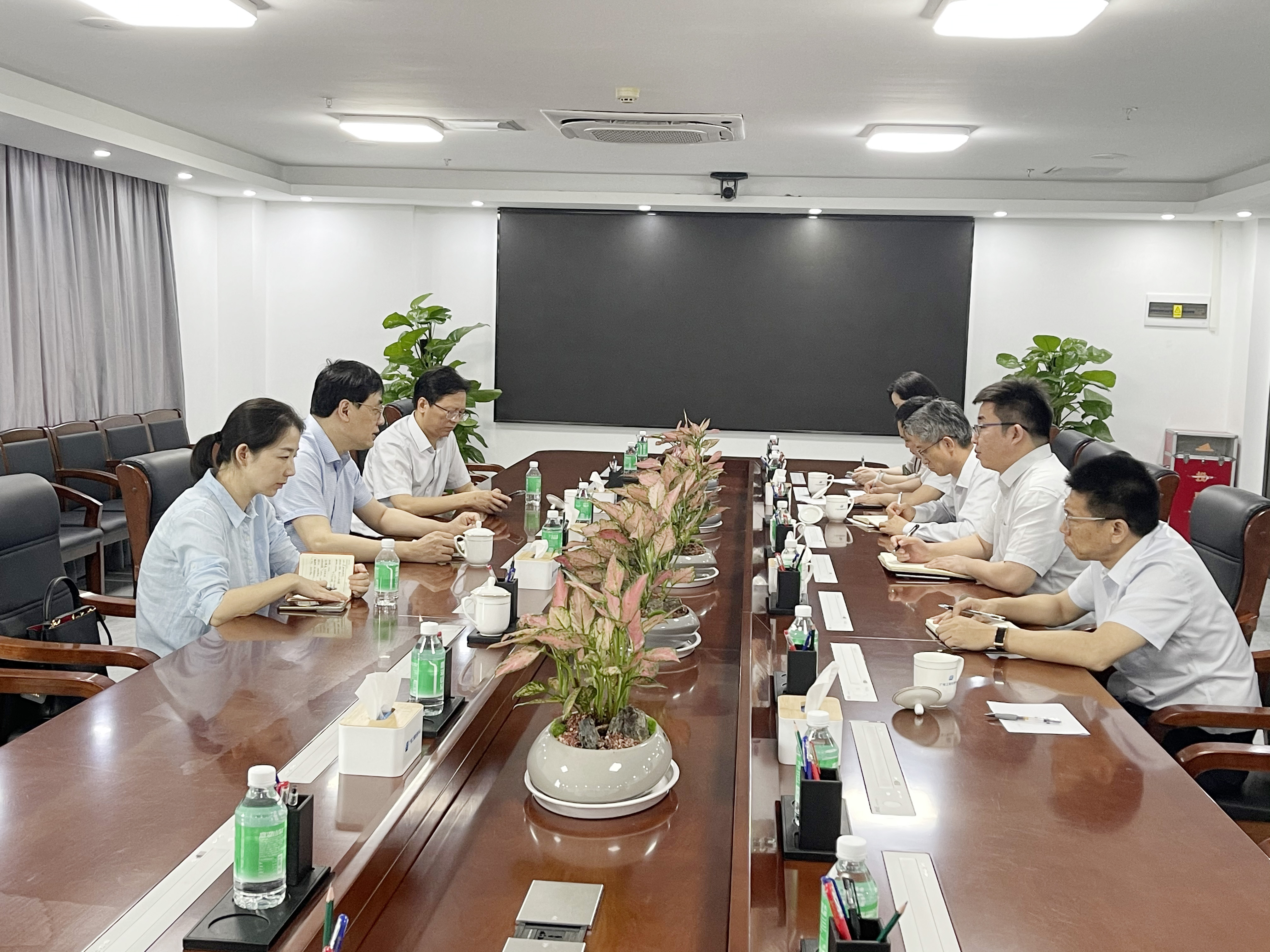 集团党委书记、董事长蔡依军到广检工程检测中心调研