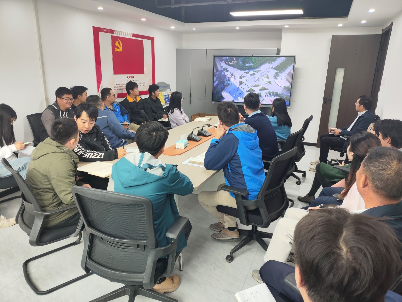 绷紧弦不松懈 把牢岁末年初安全生产关