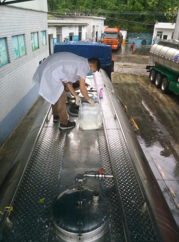 暴风雨中的广检人