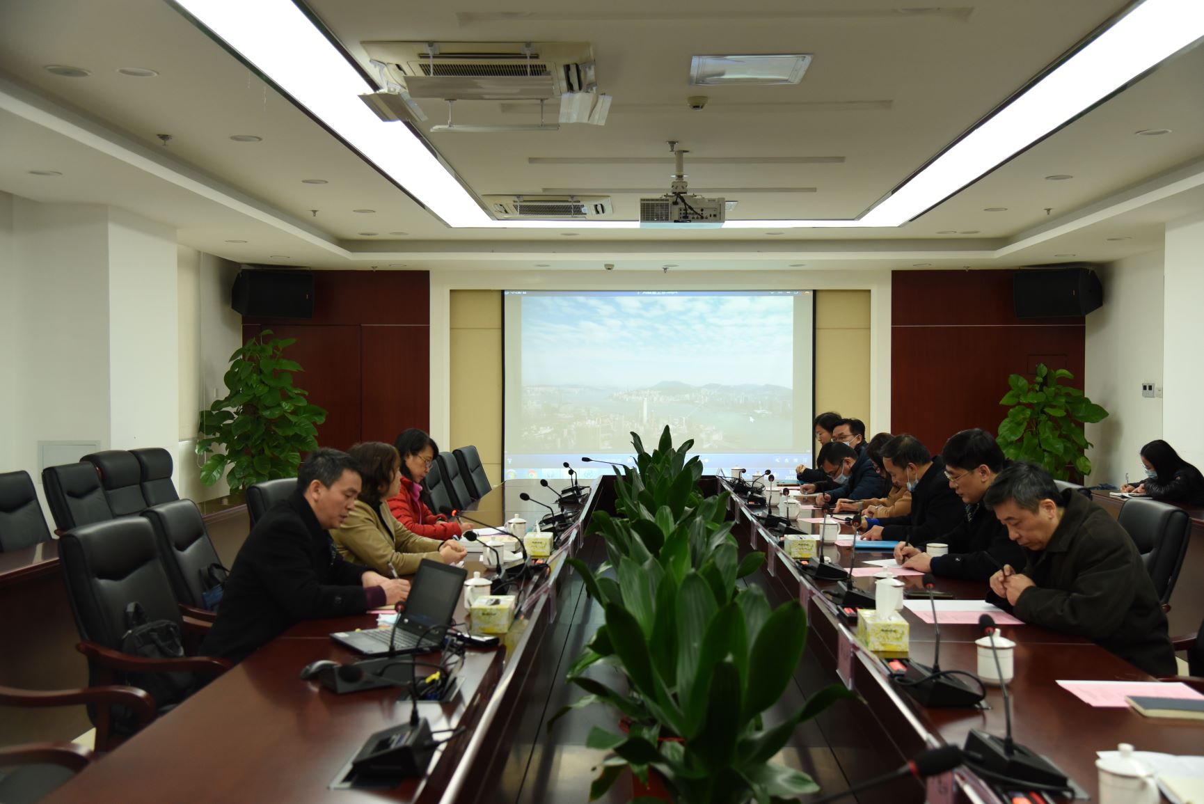 广州市市场监督管理局党组成员、副局长袁玲一行到广检集团调研