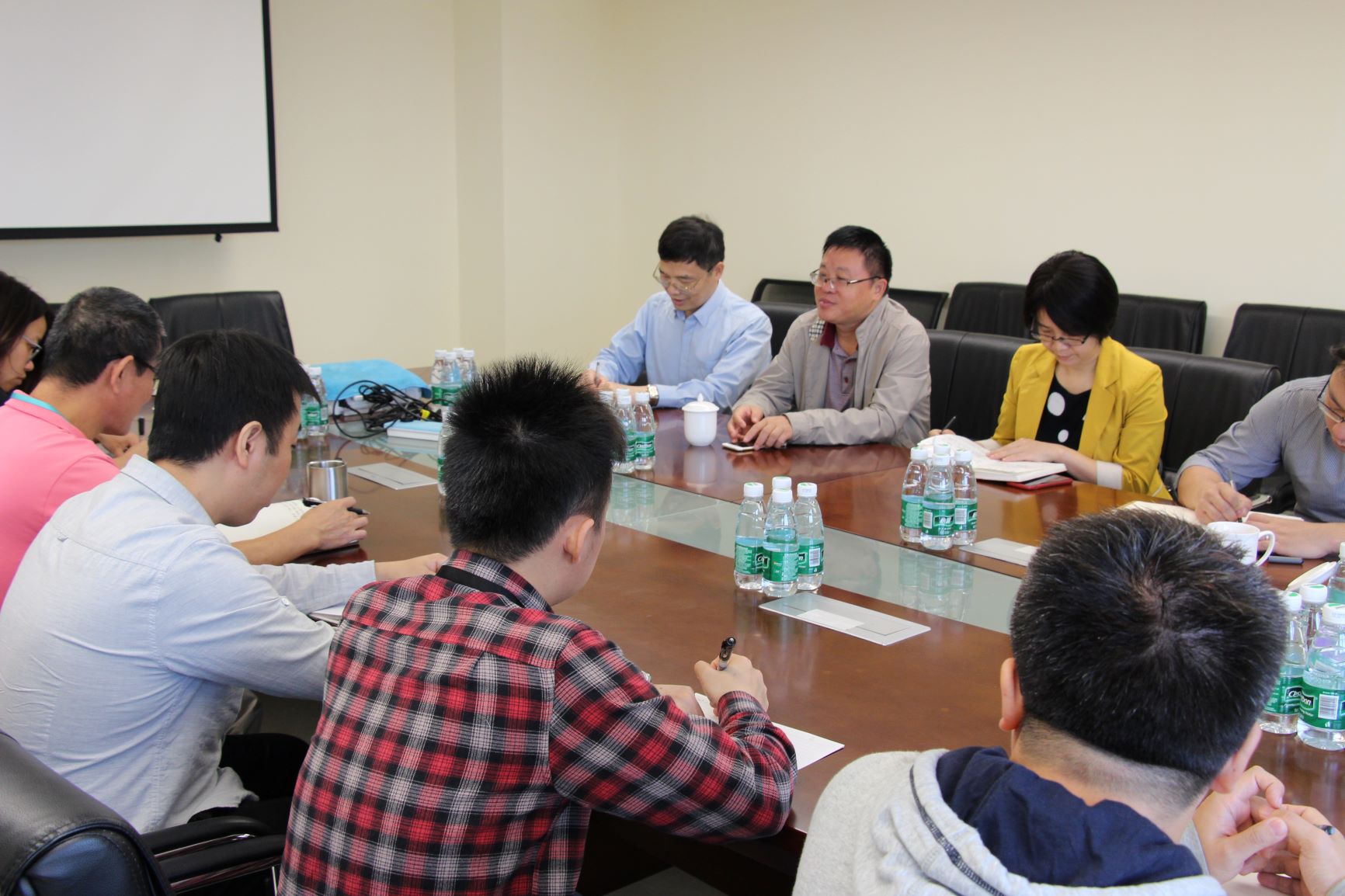 发挥行业优势，把好粮食安全质量关—— 集团领导黄勇一行调研穗粮检测中心工作