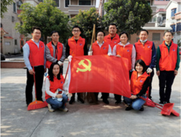 弘扬雷锋精神 点亮志愿之光——广技公司党支部联合石楼社区开展环境卫生整治服务活动