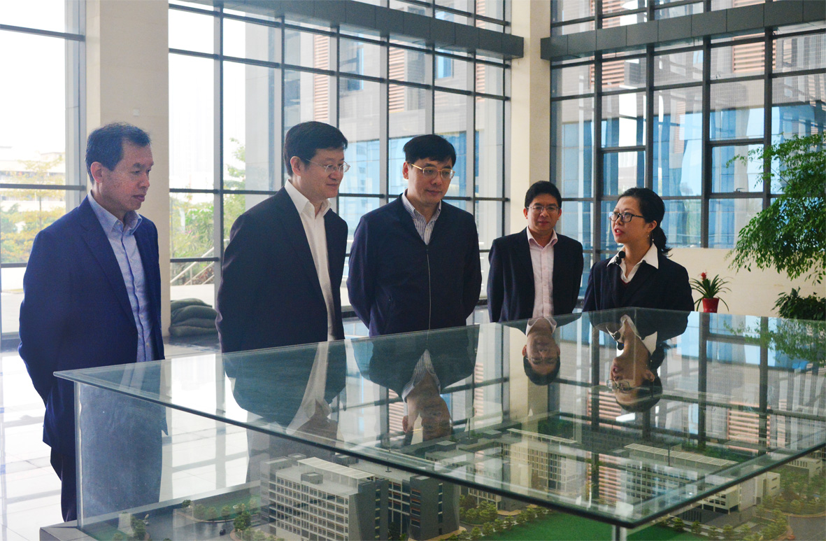 招商局集团副总经理邓仁杰一行到广检集团参观交流