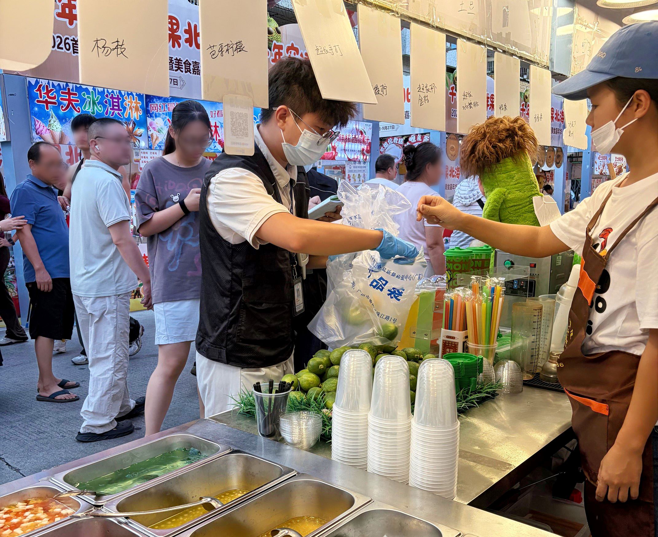 双节同庆，安全不“打烊”——广检集团 快检团队护航美食节与大型宴会
